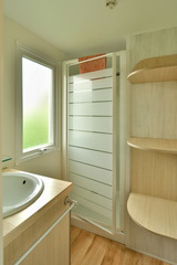 Ferienhaus in Pelzerhaken - Mobilheim Pacifique im Ferienpark AM WALDRAND - Dusche mit Waschplatz