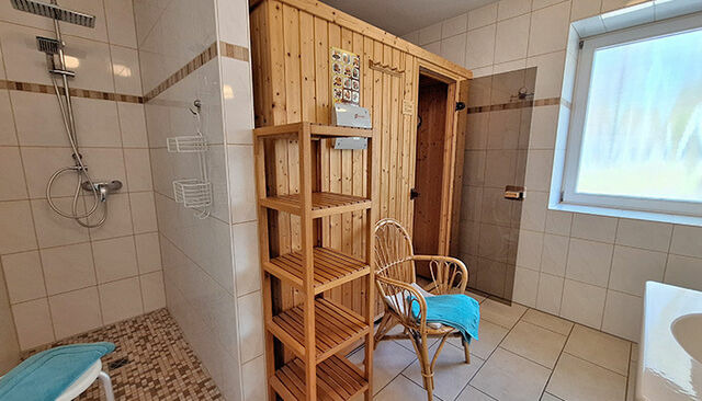 Ferienhaus in Heringsdorf - Insellicht BRINKMANNHAUS - entspannend groß fast am Strand Sauna Terrasse Grill - Bild 12